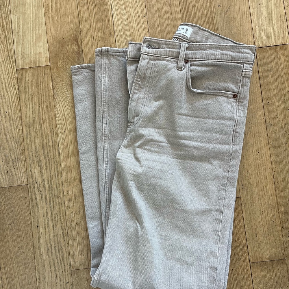 Beige 90s Relaxed Jean High Rise